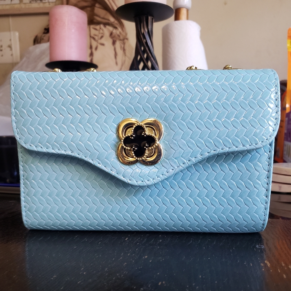 Crossbody purse